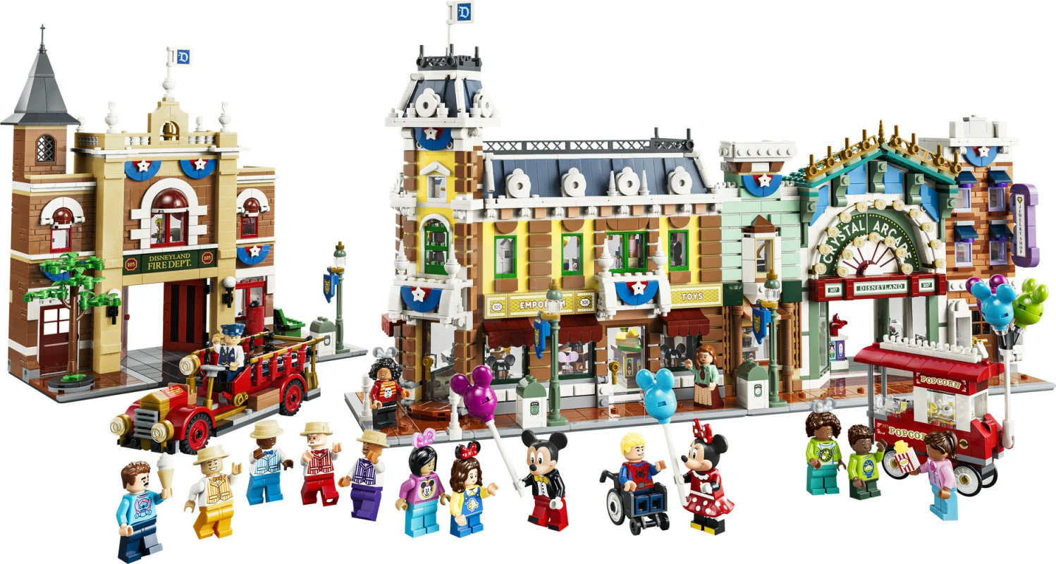 LEGO&reg; 43302 Main Street, U.S.A.
