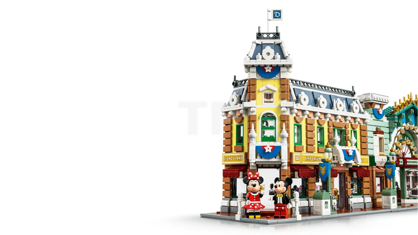 LEGO&reg; 43302 Main Street, U.S.A.