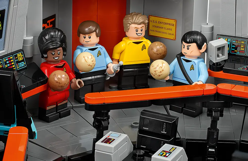 ST_2 LEGO Star Trek: U.S.S. Enterprise Bridge
